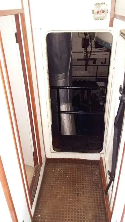 Ρυμουλκό πλοίο προς πώληση