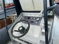 Άκαμπτη φουσκωτή βάρκα προς πώληση