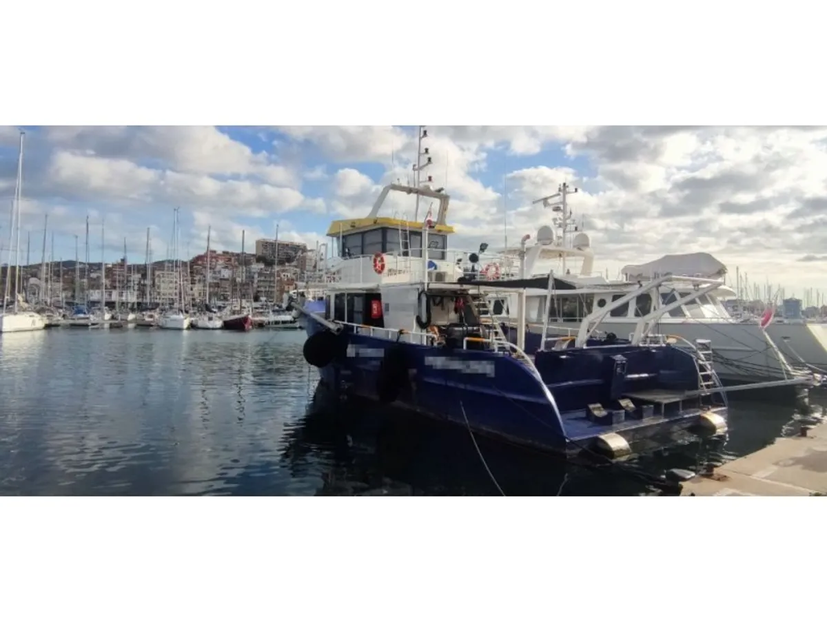 Πλοίο τοπογραφικής έρευνας προς πώληση