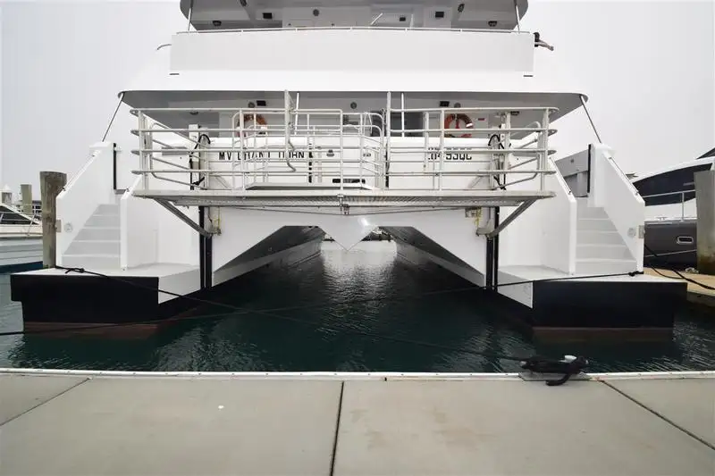 Καταμαράν προς πώληση