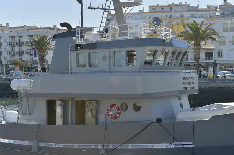Ρυμουλκό πλοίο προς πώληση