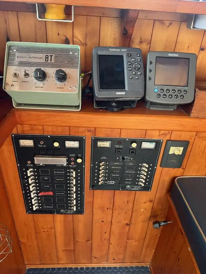 Ρυμουλκό πλοίο προς πώληση