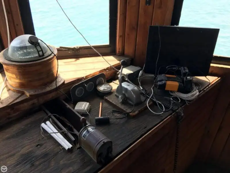 Ρυμουλκό πλοίο προς πώληση