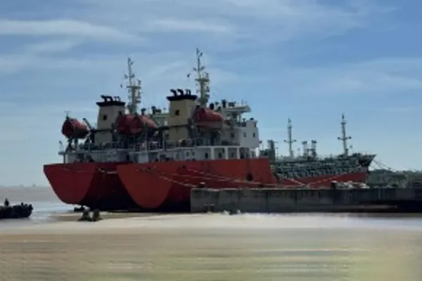 Oil/Chemical tanker for sale