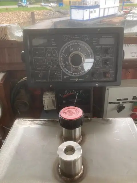 Ρυμουλκό πλοίο προς πώληση