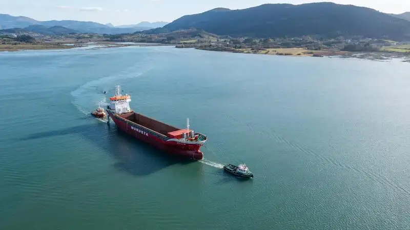 Ρυμουλκό πλοίο προς πώληση