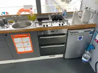 Πλοίο μεταφοράς εμπορευματοκιβωτίων προς πώληση