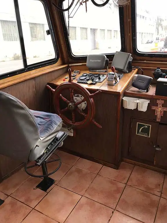 Εργατικά πλοία προς πώληση