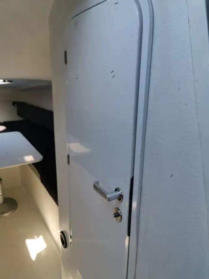 Άκαμπτη φουσκωτή βάρκα προς πώληση