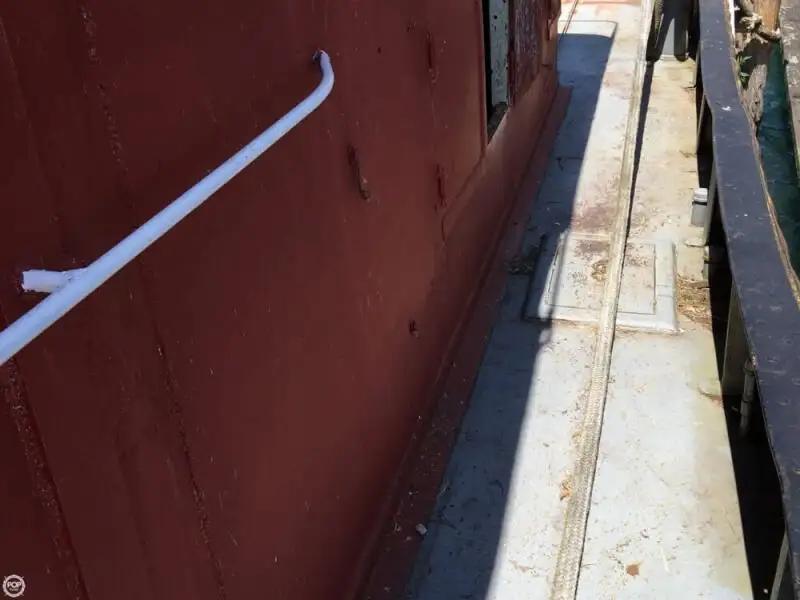 Ρυμουλκό πλοίο προς πώληση