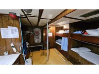 Πλοίο μεταφοράς προσωπικού προς πώληση