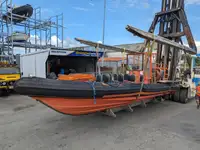 Άκαμπτη φουσκωτή βάρκα προς πώληση