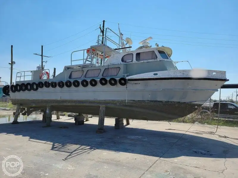 Πλοίο μεταφοράς προσωπικού προς πώληση