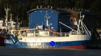 Πλοίο για επεξεργασία και μεταφορά ψαριών προς πώληση