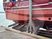 Πλοίο μεταφοράς ζωντανών ψαριών προς πώληση