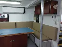 Πλοίο μεταφοράς εμπορευματοκιβωτίων προς πώληση