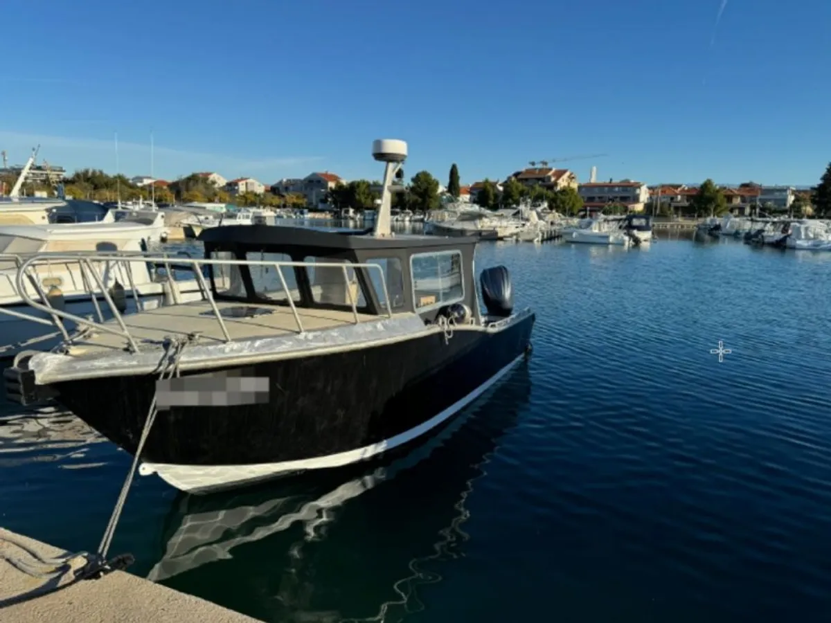 Εργατικά πλοία προς πώληση