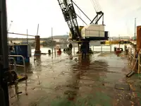 Πλοίο με γερανό προς πώληση