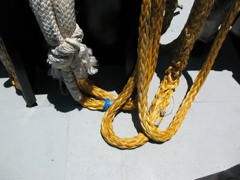 Ρυμουλκό πλοίο προς πώληση