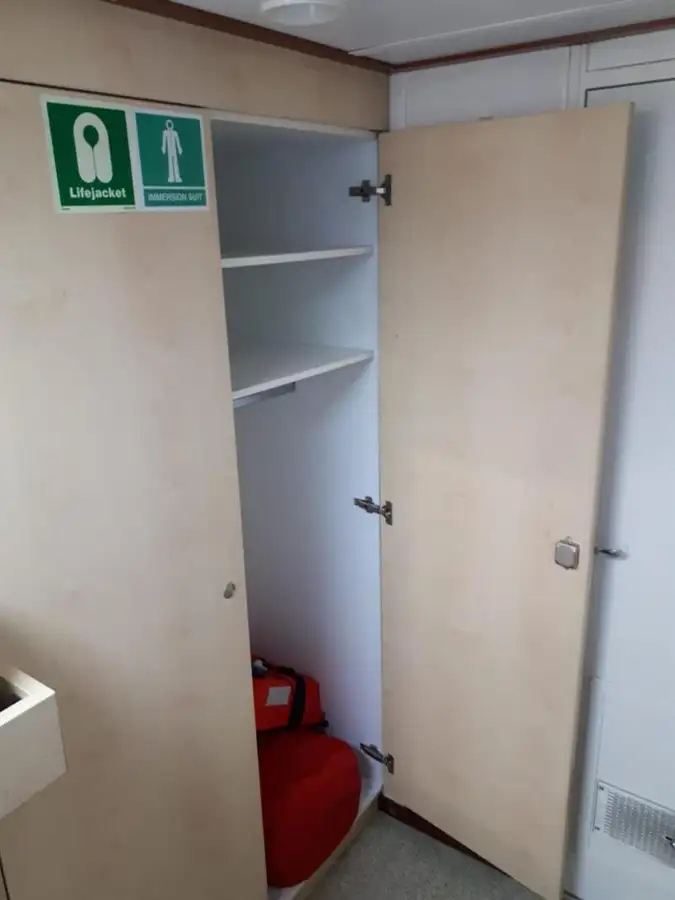 Ρυμουλκό πλοίο προς πώληση