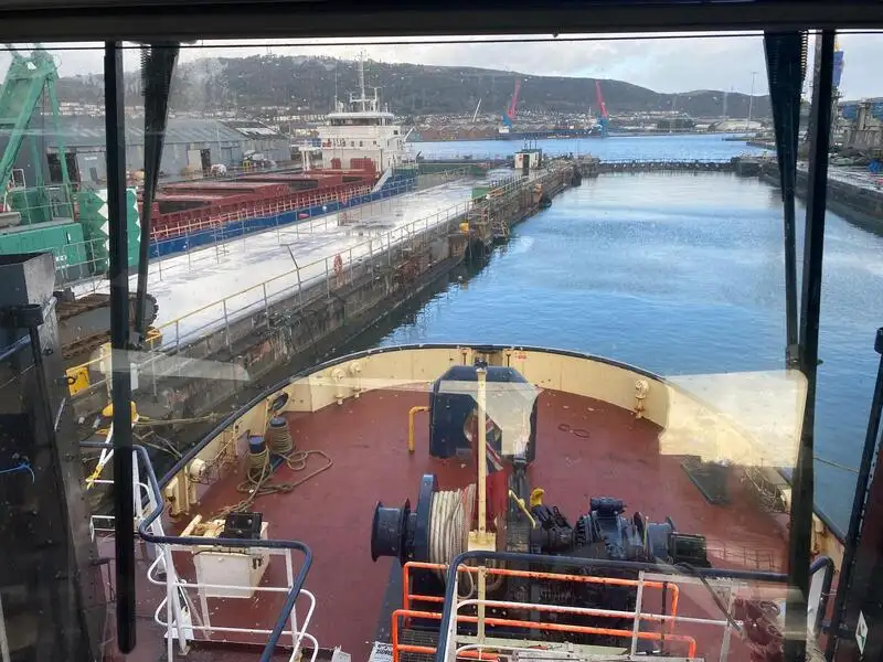 Ρυμουλκό πλοίο προς πώληση