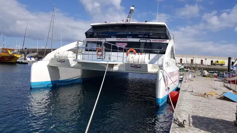 Επιβατικό πλοίο προς πώληση