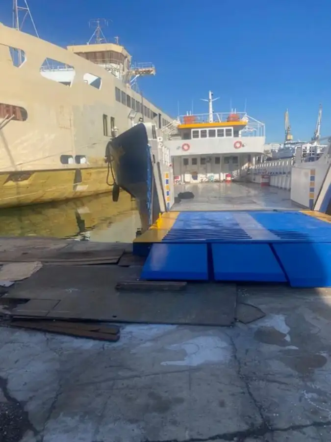 Πλοίο φέρι μποτ προς πώληση