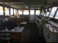 Πλοίο με γερανό προς πώληση