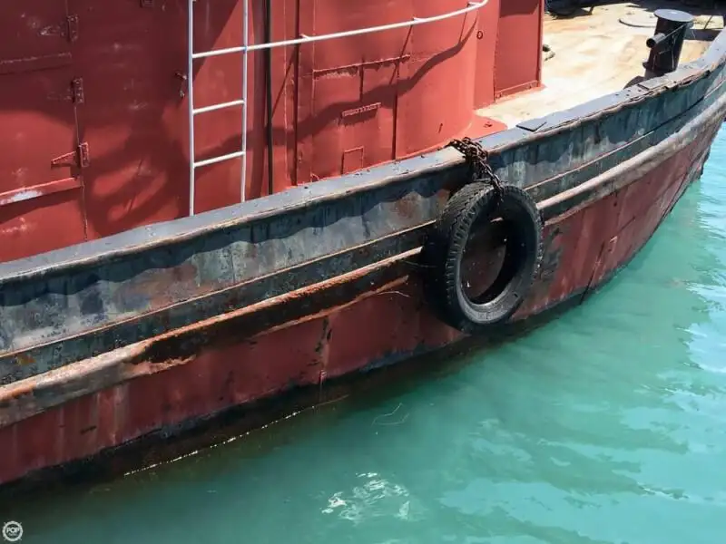 Ρυμουλκό πλοίο προς πώληση