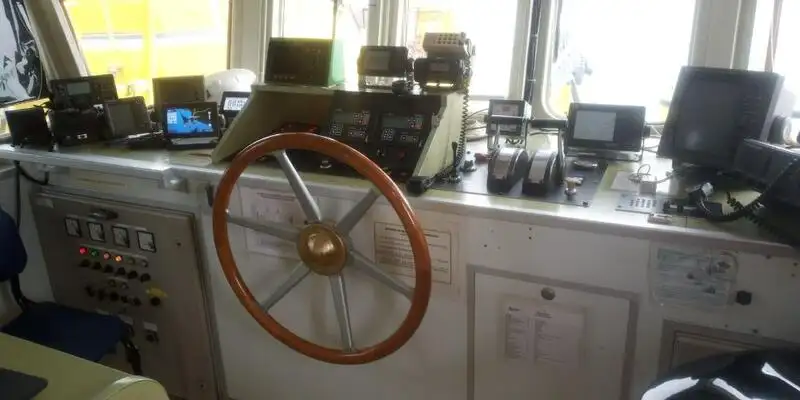 Ρυμουλκό πλοίο προς πώληση