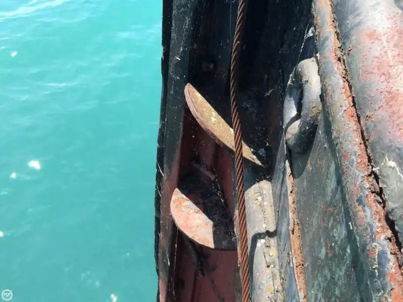 Ρυμουλκό πλοίο προς πώληση
