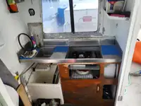 Τράτα προς πώληση