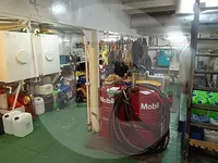 Πλοίο με γερανό προς πώληση