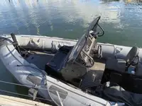Άκαμπτη φουσκωτή βάρκα προς πώληση