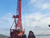Πλοίο με γερανό προς πώληση