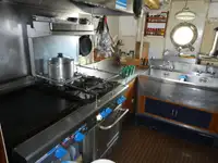Ερευνητικό πλοίο προς πώληση