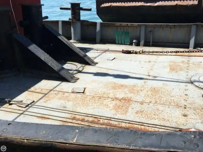 Ρυμουλκό πλοίο προς πώληση