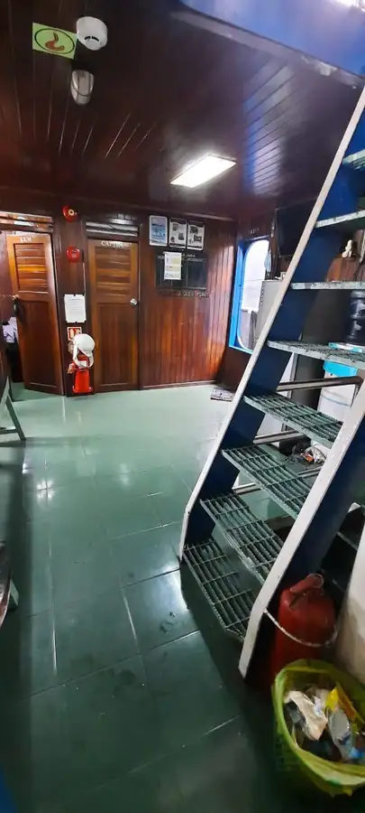 Ρυμουλκό πλοίο προς πώληση