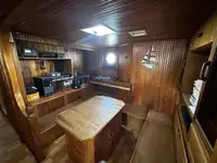 Τράτα προς πώληση