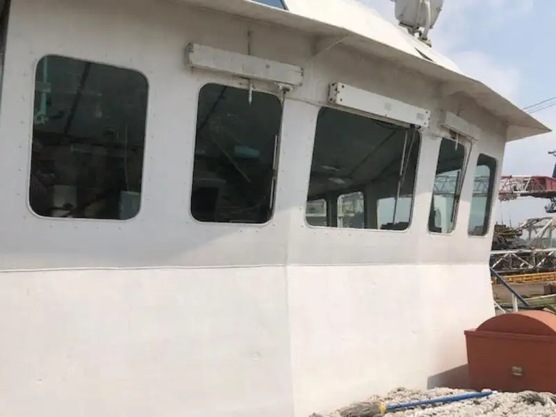 Ρυμουλκό πλοίο προς πώληση