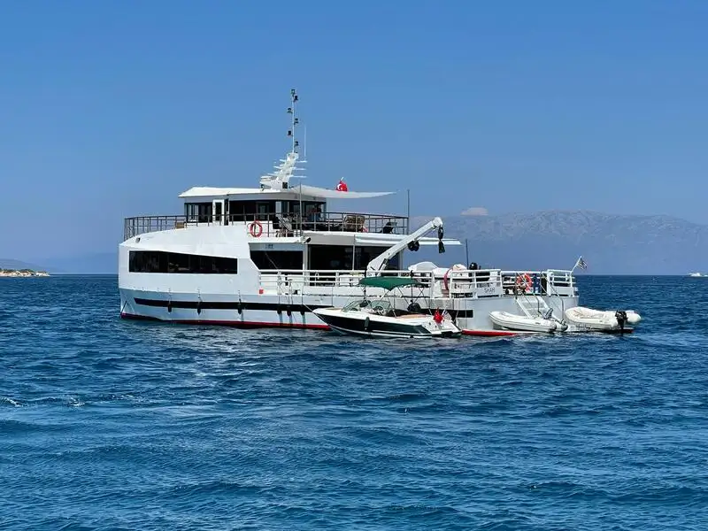 Ρυμουλκό πλοίο προς πώληση