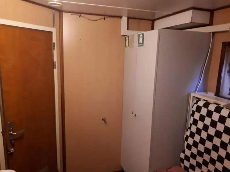 Ρυμουλκό πλοίο προς πώληση