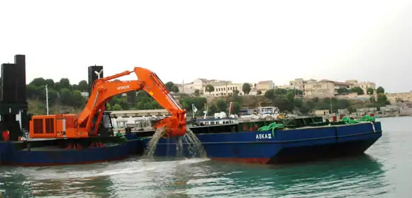 Ρυμουλκό πλοίο προς πώληση