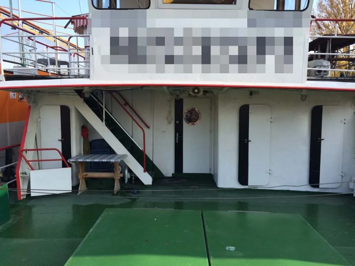 Πλοίο μεταφοράς εμπορευματοκιβωτίων προς πώληση