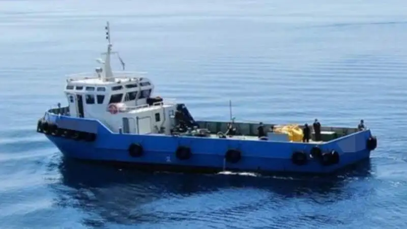 Ρυμουλκό πλοίο προς πώληση