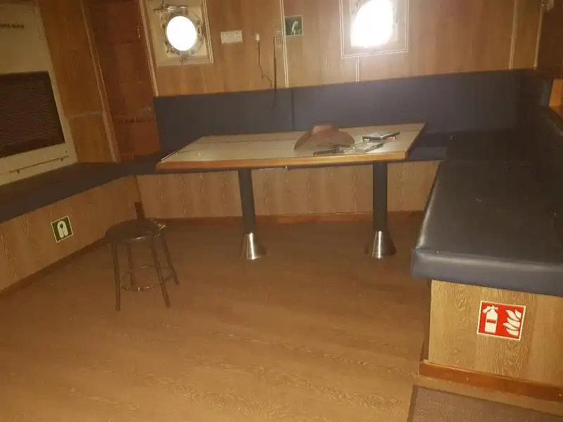 Ρυμουλκό πλοίο προς πώληση