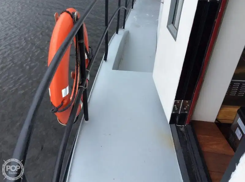 Ρυμουλκό πλοίο προς πώληση
