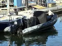 Άκαμπτη φουσκωτή βάρκα προς πώληση