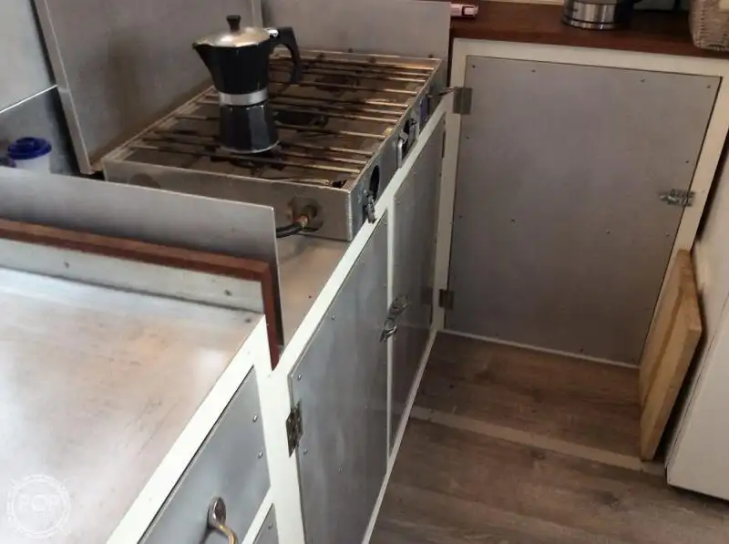Ρυμουλκό πλοίο προς πώληση