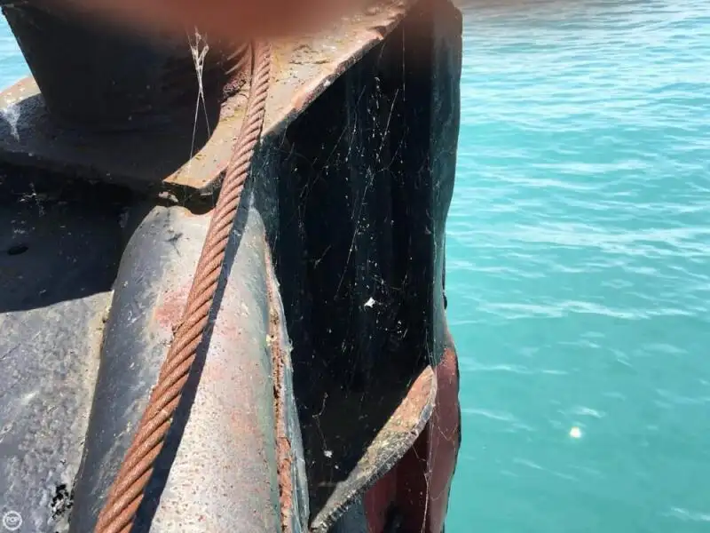 Ρυμουλκό πλοίο προς πώληση